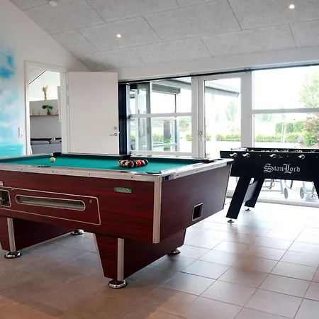 Luxurious Summer House With Space For Relaxation Hébergement de vacances