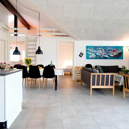 Luxurious Summer House With Space For Relaxation Hébergement de vacances