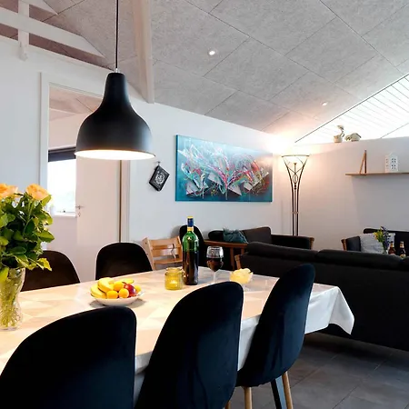 Luxurious Summer House With Space For Relaxation Hébergement de vacances *